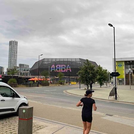 Appartamento Canal-Flat Near Stratford International Station Londra Esterno foto