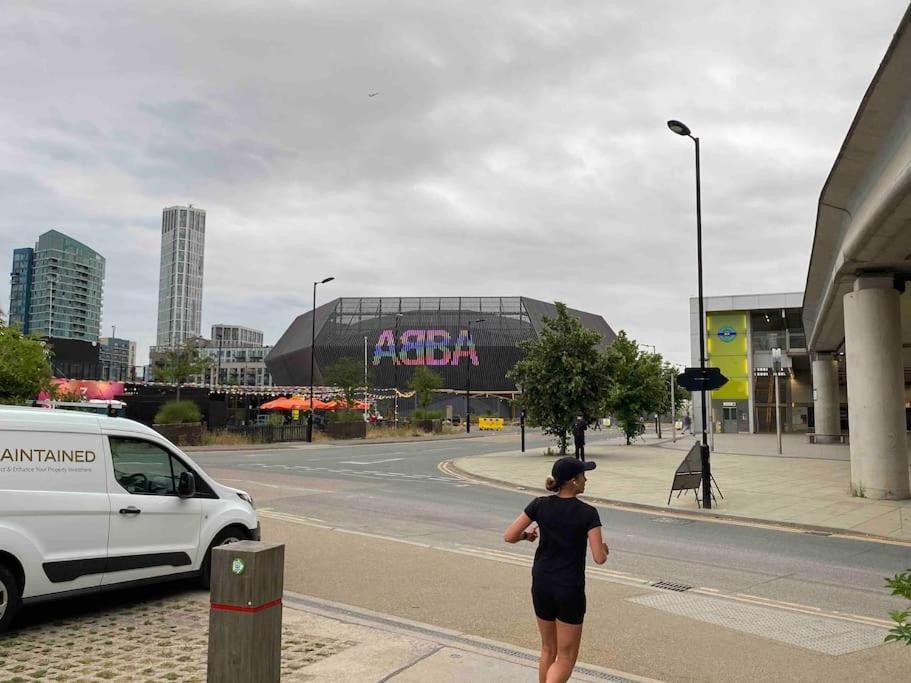 Appartamento Canal-Flat Near Stratford International Station Londra Esterno foto